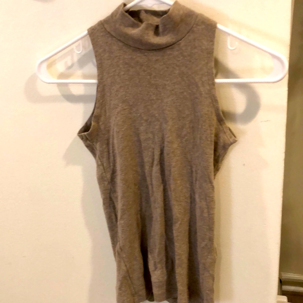 Gray Woman’s camisole